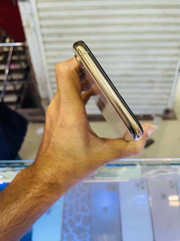 iPhone XS Max 256gb PTA Approved Gold 8