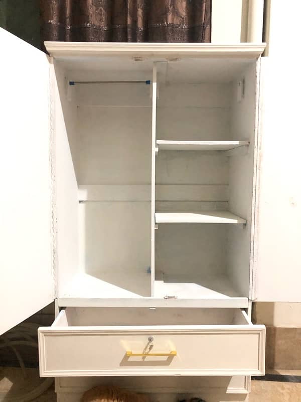 cupboard/almari for sale in sahiwal 1