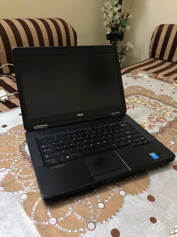 Dell Latitude E5440 0