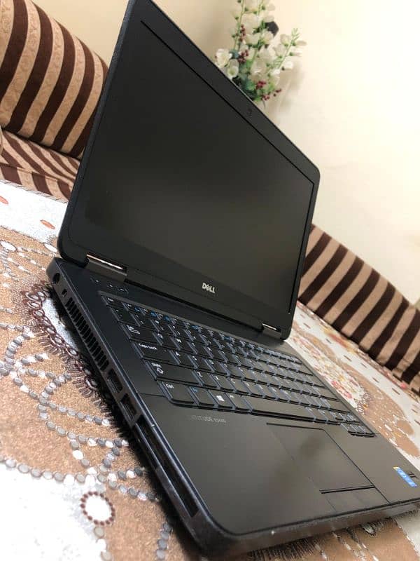 Dell Latitude E5440 1