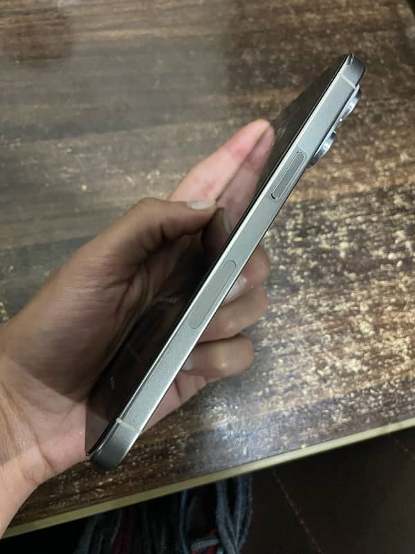 iphone 15 pro max 256gb NON PTA 5