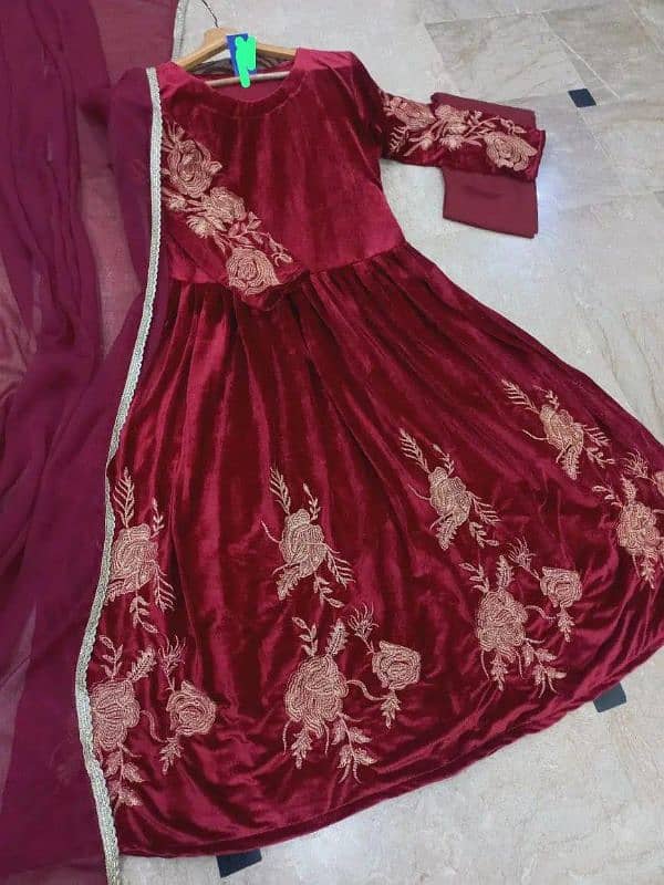 Elegant Maroon velvet maxi with embroidered dupatta and trouze 1