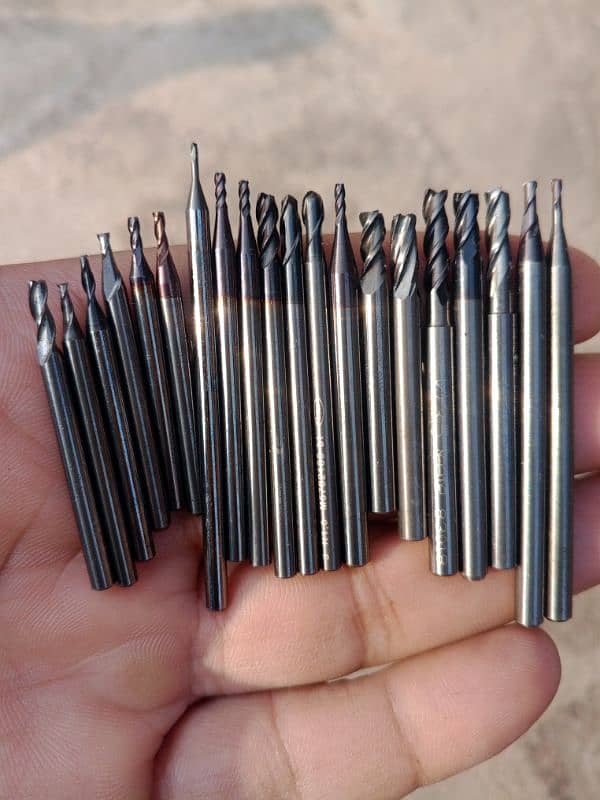 carbide andmil balnos Lot for sale size 1mm to 8mm weight 7kg 0