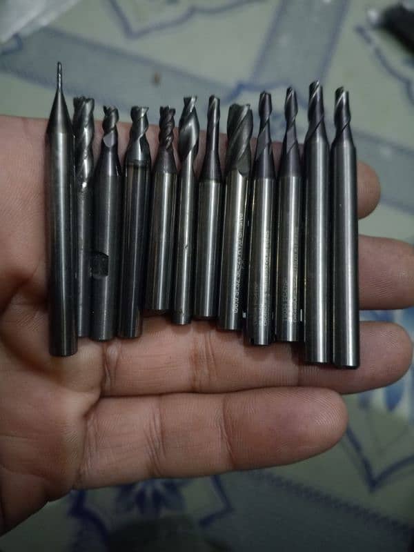 carbide andmil balnos Lot for sale size 1mm to 8mm weight 7kg 2