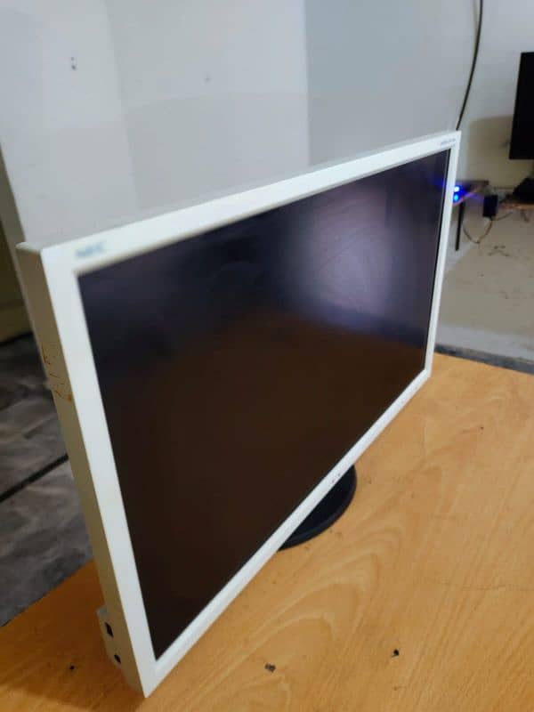 NEC E27 LCD 27 inches 2