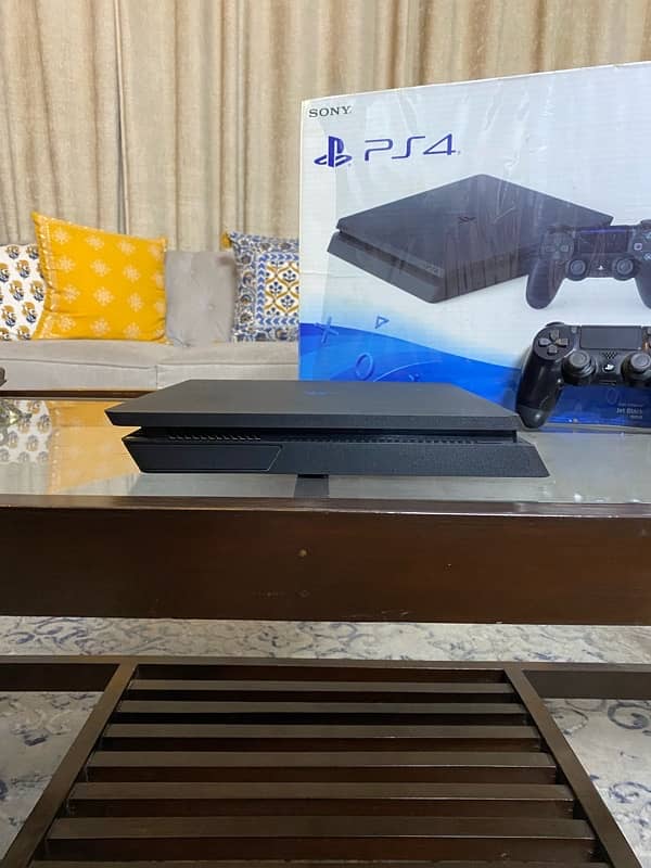 PS4-Slim Black 500 GB 1