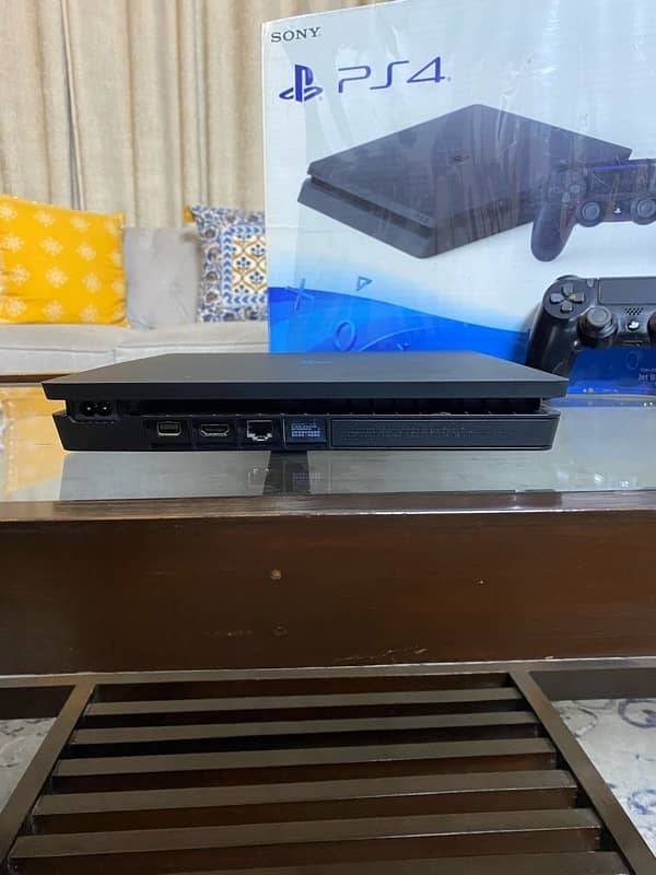 PS4-Slim Black 500 GB 3