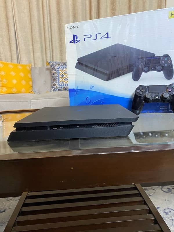 PS4-Slim Black 500 GB 4