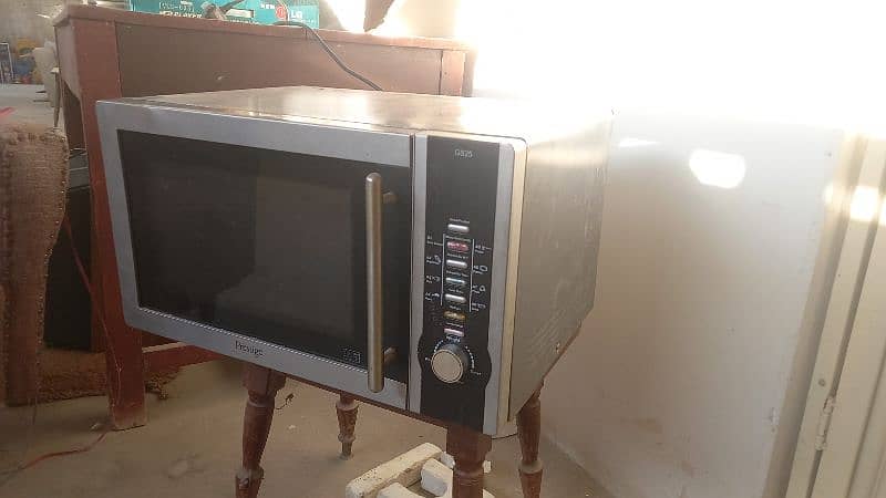 Microwave oven full size 2