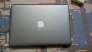 MacBook pro 2012 8gb ram, 256 SSD.