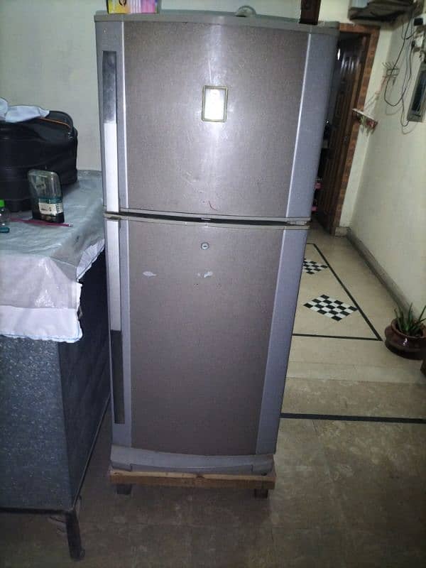 Medium Dawlance Refrigerator for Sale 2