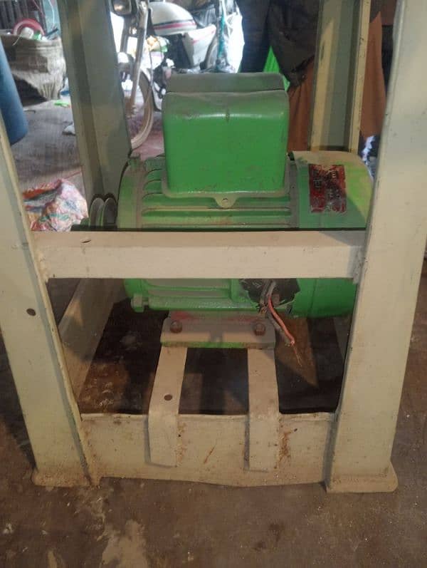 Lakri Wala cutter hai full Iran body very heavy weight 2hp copper mote 4