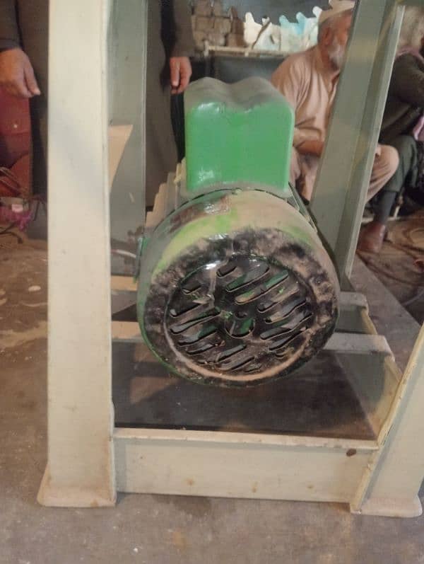 Lakri Wala cutter hai full Iran body very heavy weight 2hp copper mote 5