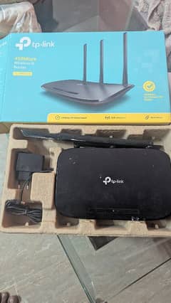 TP link Triple Antenna Router