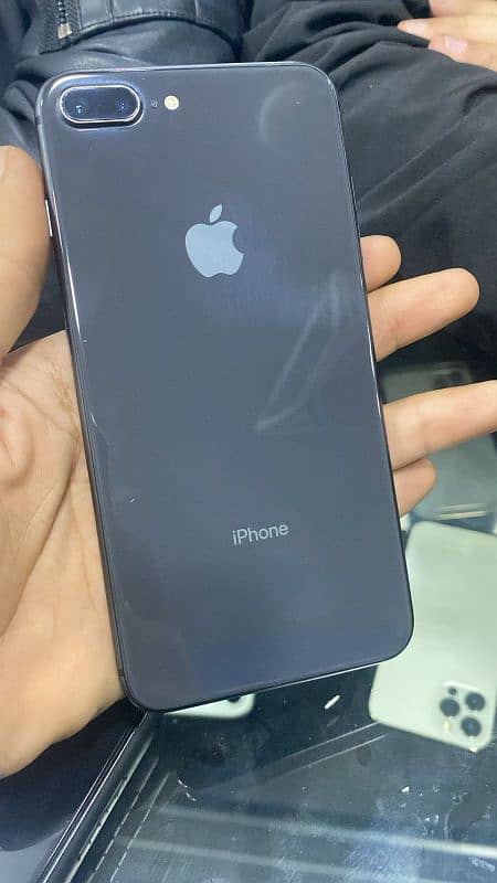 IPHONE 8 Plus 64GB 1