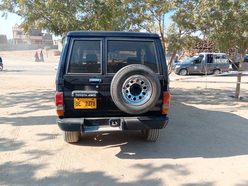 Toyota Land Cruiser 1990 3