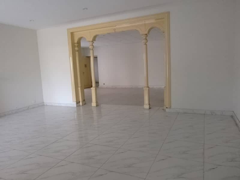 Gulberg Lower Portion 3 Bedroom TvL D/D Kitchen Car Parking Separate Gate Ideal Location 11