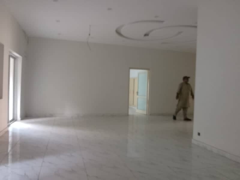 Gulberg Lower Portion 3 Bedroom TvL D/D Kitchen Car Parking Separate Gate Ideal Location 12