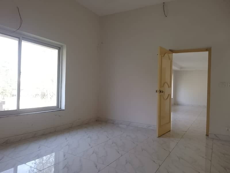 Gulberg Lower Portion 3 Bedroom TvL D/D Kitchen Car Parking Separate Gate Ideal Location 13