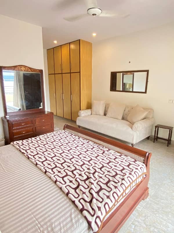 Gulberg Fully Furnished 3 Bed Room'S Separate Gate Ideal Location 15