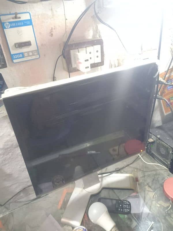 19 inch LCD brand new 4