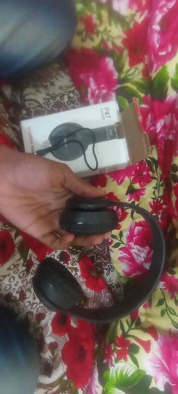 headphones for sell wireless used condition 10/10 1