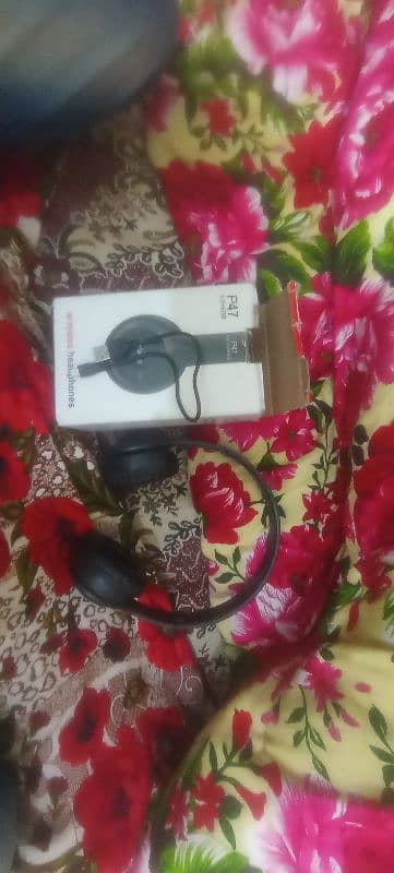 headphones for sell wireless used condition 10/10 5