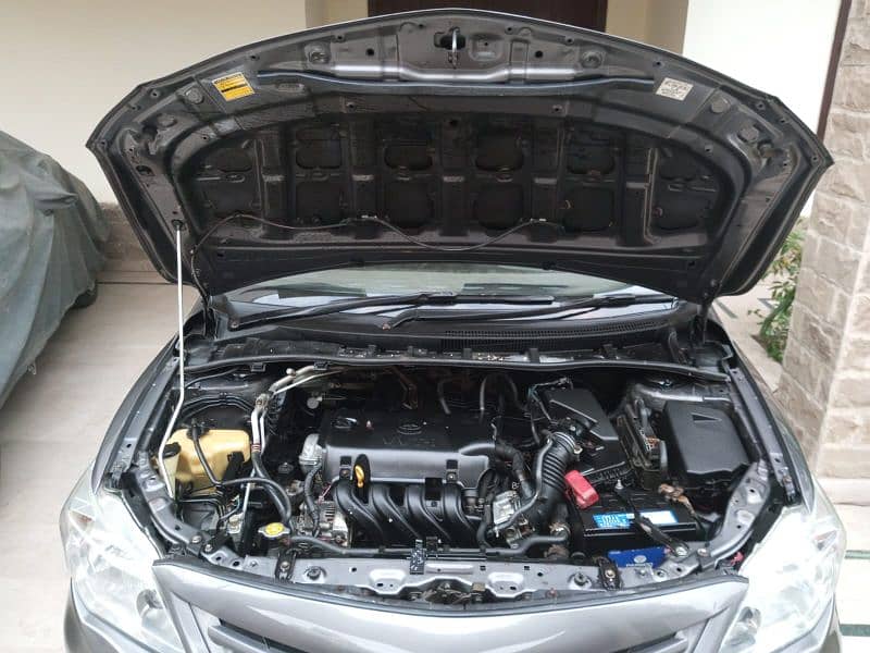 Toyota Corolla GLI 2011 Manual Excellent Condition in DHA Karachi 3