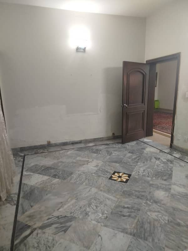 10 marla house for rent in Johar town for Family and Silent office (Call center + Software house) 9