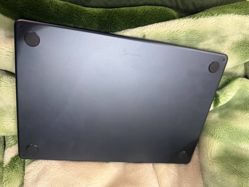 MACBOOK AIR 15’ M2 4