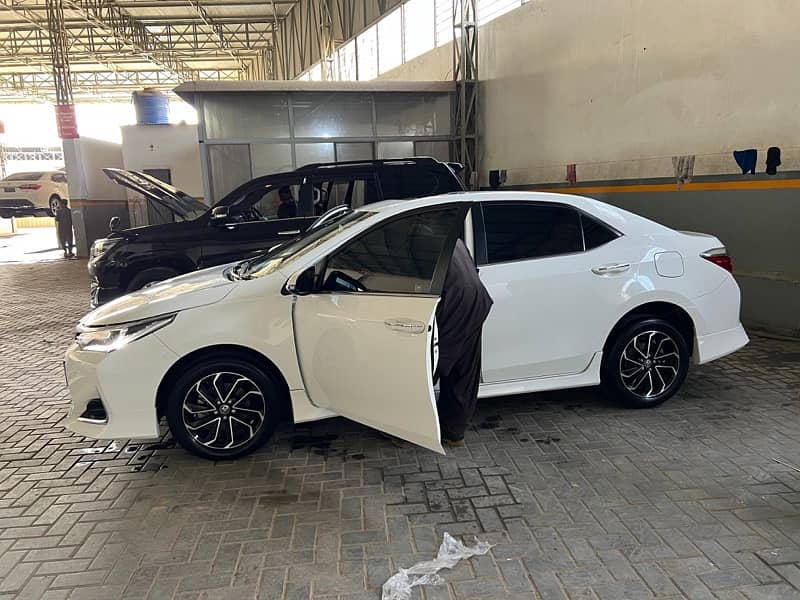 Toyota Altis Grande 2023 4