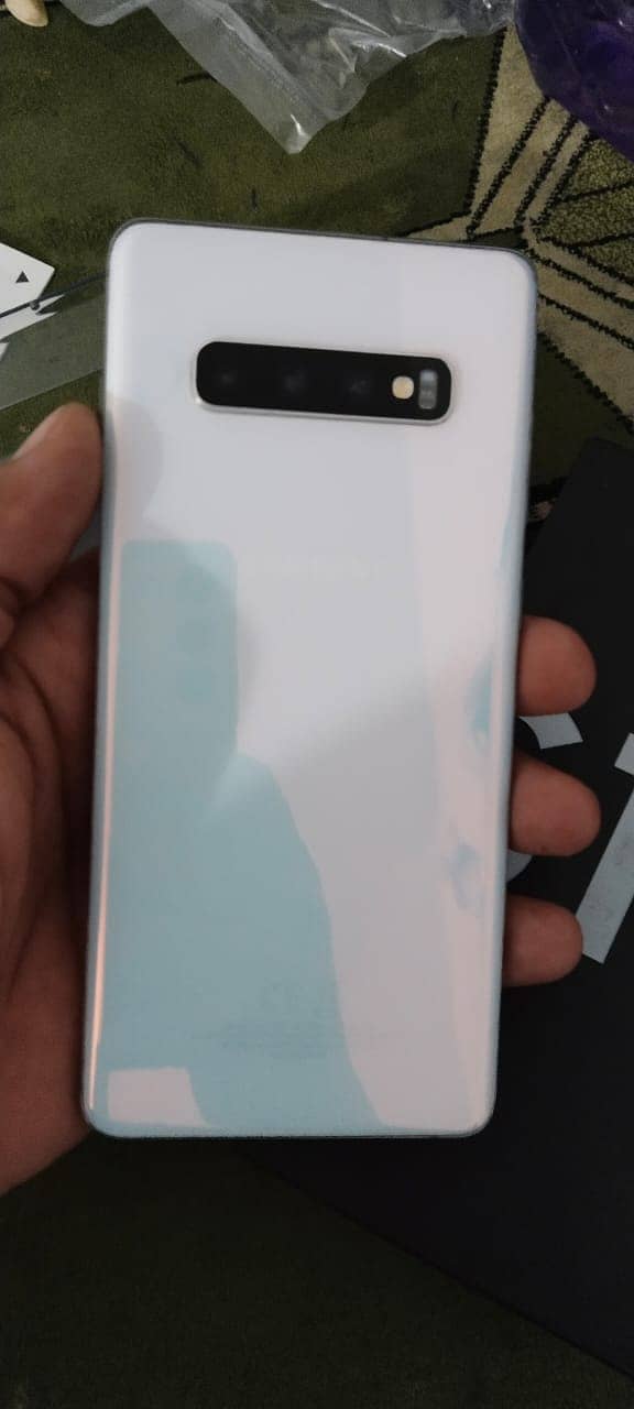 Samsung Mobile S10 Plus 3