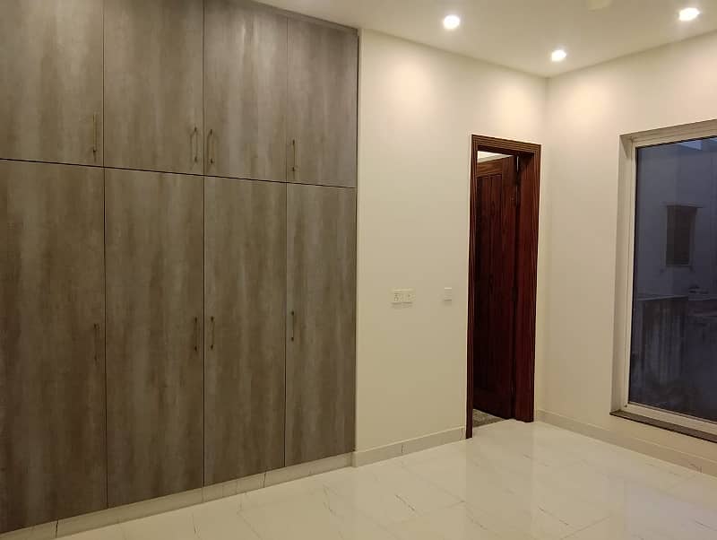 10 Marla Brand New House for Sale in Overseas B Block Bahria Town Lahore 5