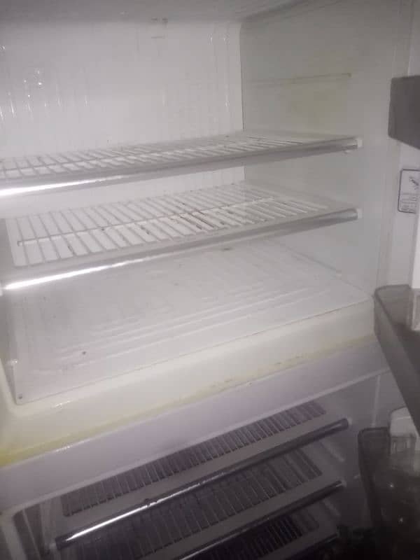 dawlance full saiz or medium size fridge 1