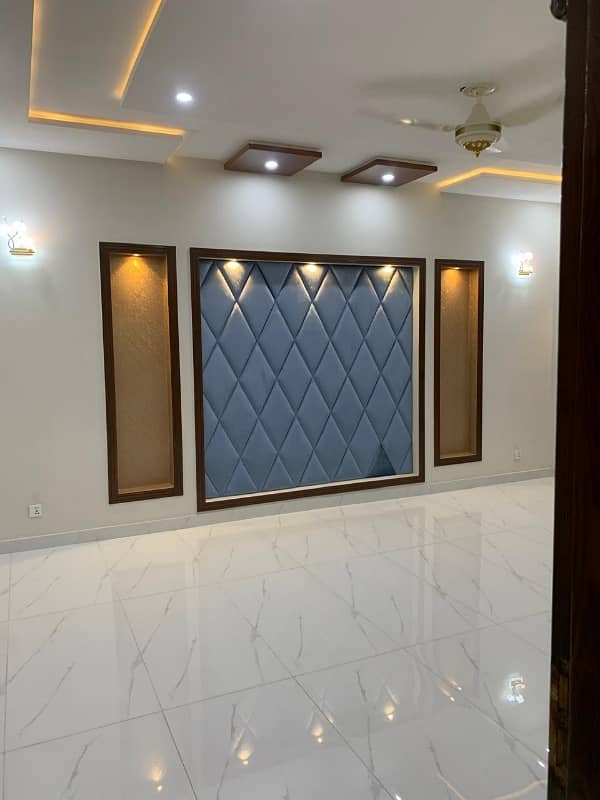 House For Grabs In 1 Kanal Lahore 4