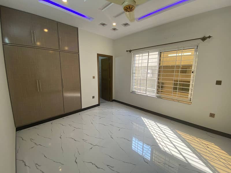 7 Marla FULLY LUXURY Upper Portion Available FOR RENT In Bahria Town Phase 8 0