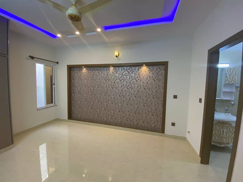 7 Marla FULLY LUXURY Upper Portion Available FOR RENT In Bahria Town Phase 8 5