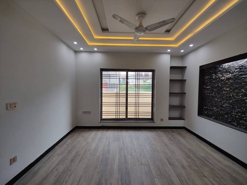 7 Marla designer HOUSE available( FOR RENT ) in Bahria town phase 8 (ALI BLOCK) 8