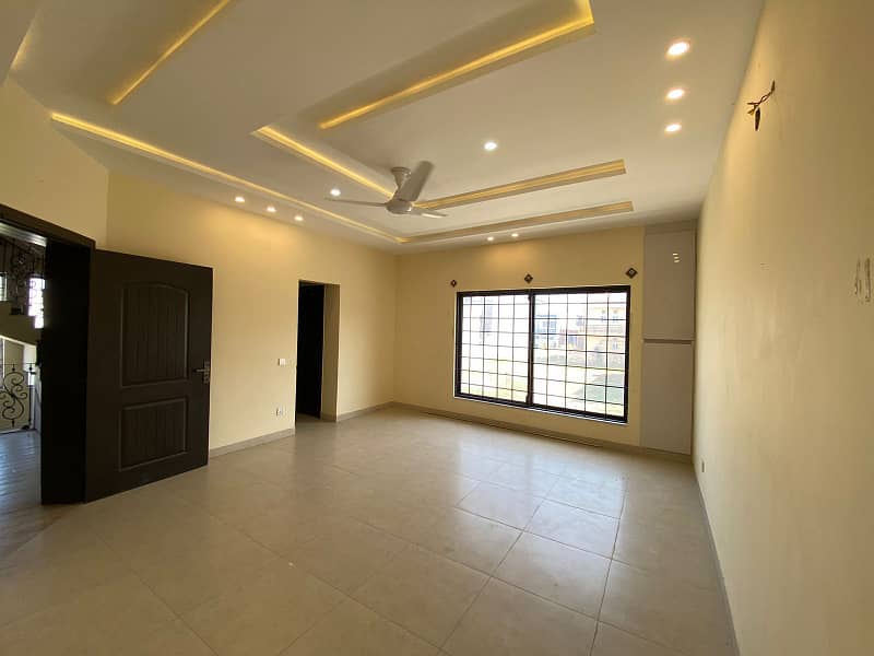 10 Marla Luxury House Available For RENT In Bahria Town Phase 8 (C BLOCK) 14