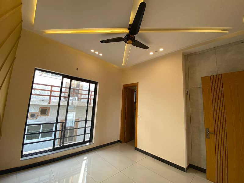 7 Marla Luxury Lower Portion Available FOR RENT In Bahria Town Phase 8 USMAN BLOCK 5