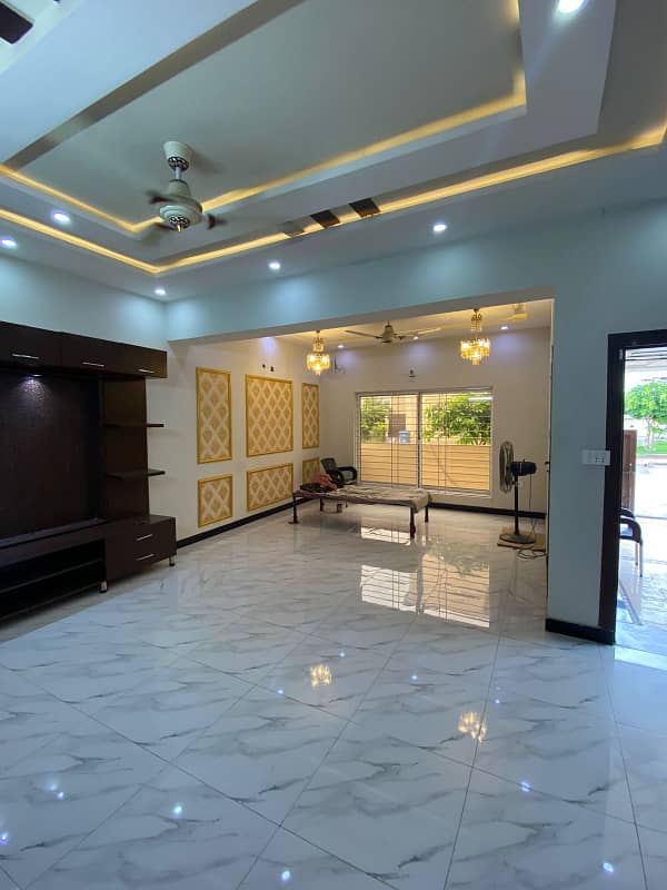 5 Marla Designer House Available For RENT In BAHRIA TOWN PHASE 8 (ALI BLOCK) 2