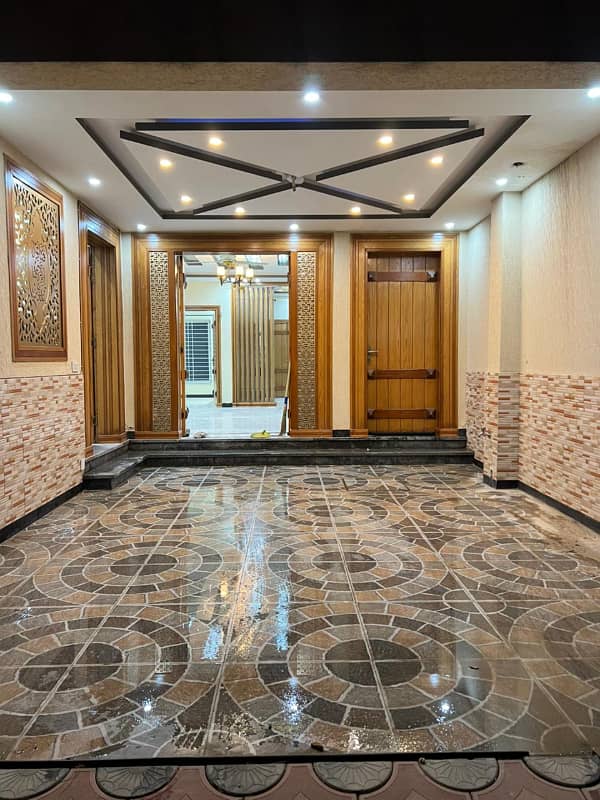 7 Marla Beautiful HOUSE Available FOR RENT In Bahria Town Phase 8 0