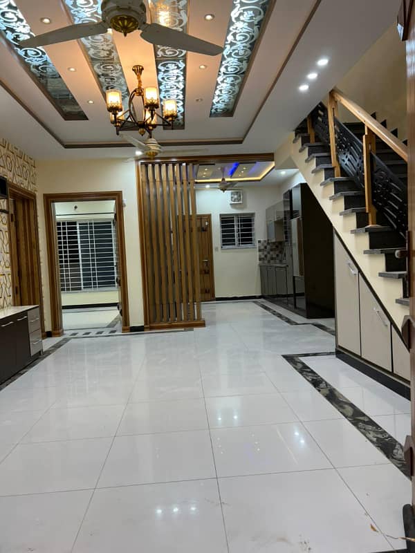 7 Marla Beautiful HOUSE Available FOR RENT In Bahria Town Phase 8 6