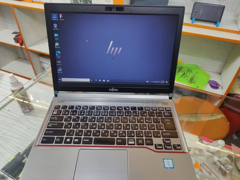 FUJITSU LifeBook FMVE08011 Corei3,6th Generation 0