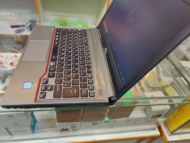 FUJITSU LifeBook FMVE08011 Corei3,6th Generation 2