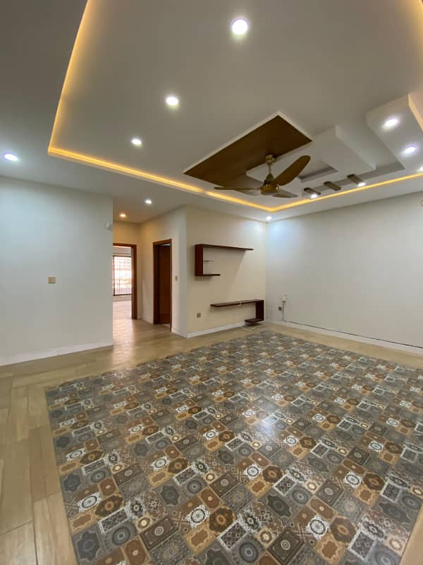 10 Marla Beautifull UPPER PORTION Available For RENT In Bahria Town Phase 8 E BLOCK 0