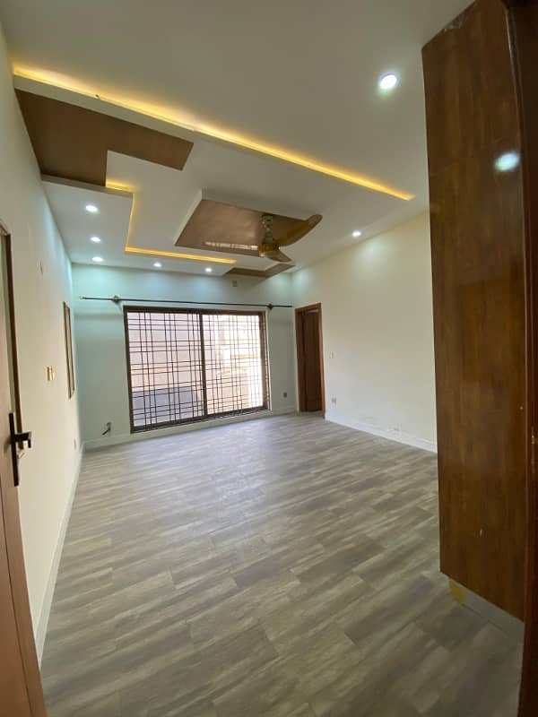 10 Marla Beautifull UPPER PORTION Available For RENT In Bahria Town Phase 8 E BLOCK 7