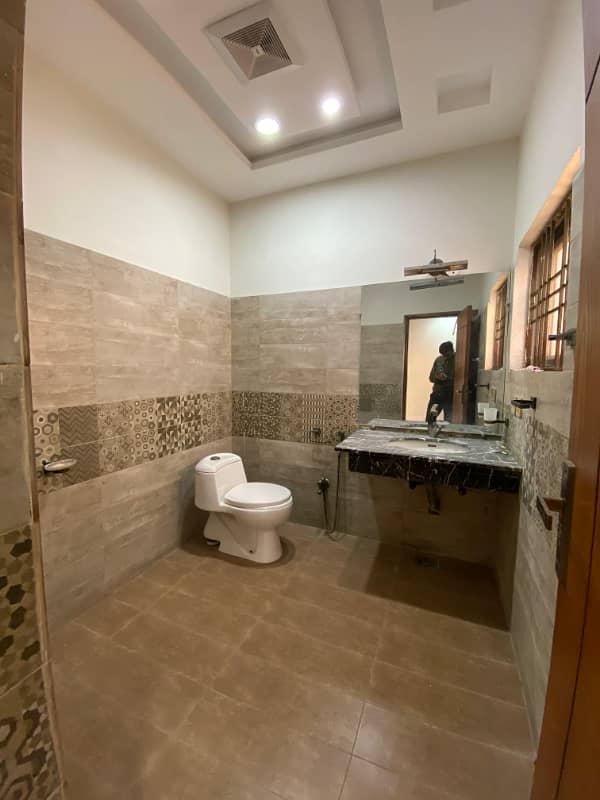 10 Marla Beautifull UPPER PORTION Available For RENT In Bahria Town Phase 8 E BLOCK 8