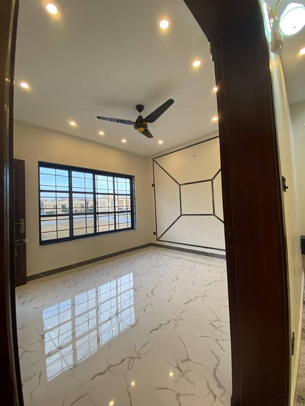 5 Marla luxury House For RENT In GOOD Price In BAHRIA TOWN PHASE 8 RAFI BLOCK 18