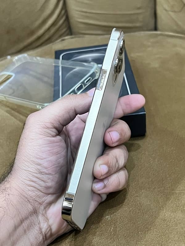 Iphone 12 Pro Max (Pta Approved) 4